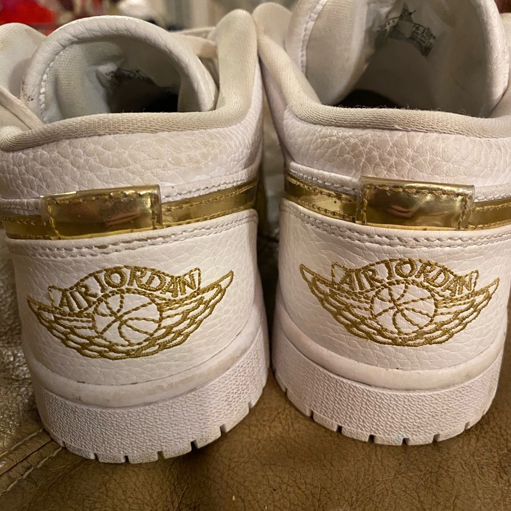 Jordan 1 low white & gold